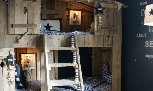 Een stoer en schattig stapelbed Een stoer en schattig stapelbed